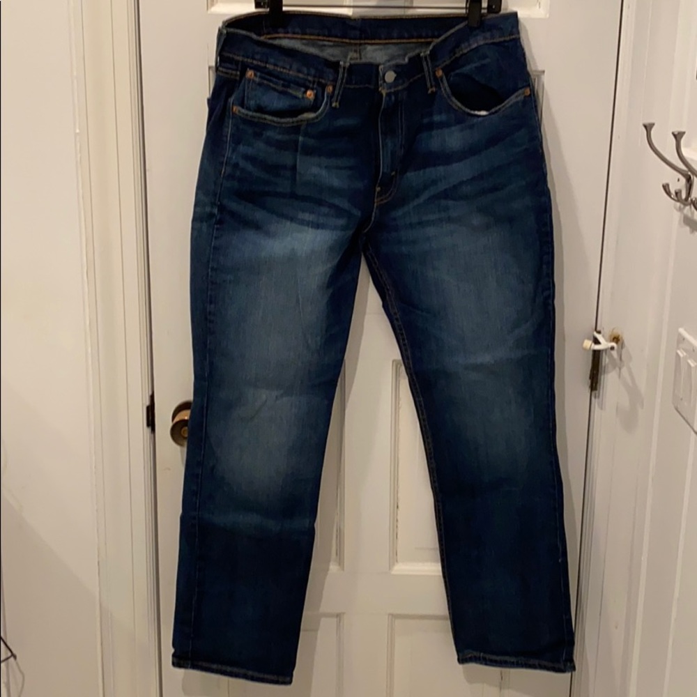 Levi’s 514 fit blue jeans